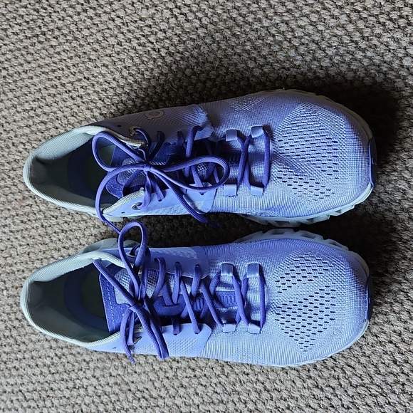 On Cloud X sneakers - Picture 1 of 9